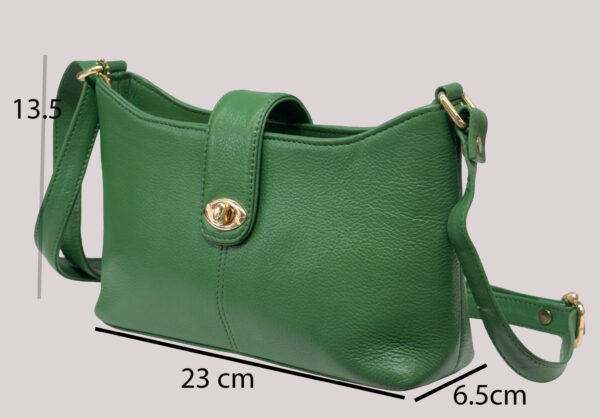 Green leather handbag with gold hardware; labeled dimensions show height 13.5 cm, width 23 cm, and depth 6.5 cm.